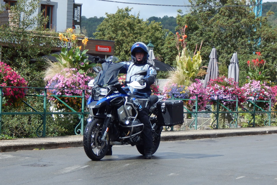 Motorrijbewijspoint Oud-Beijerland examengarantie AVB en AVD